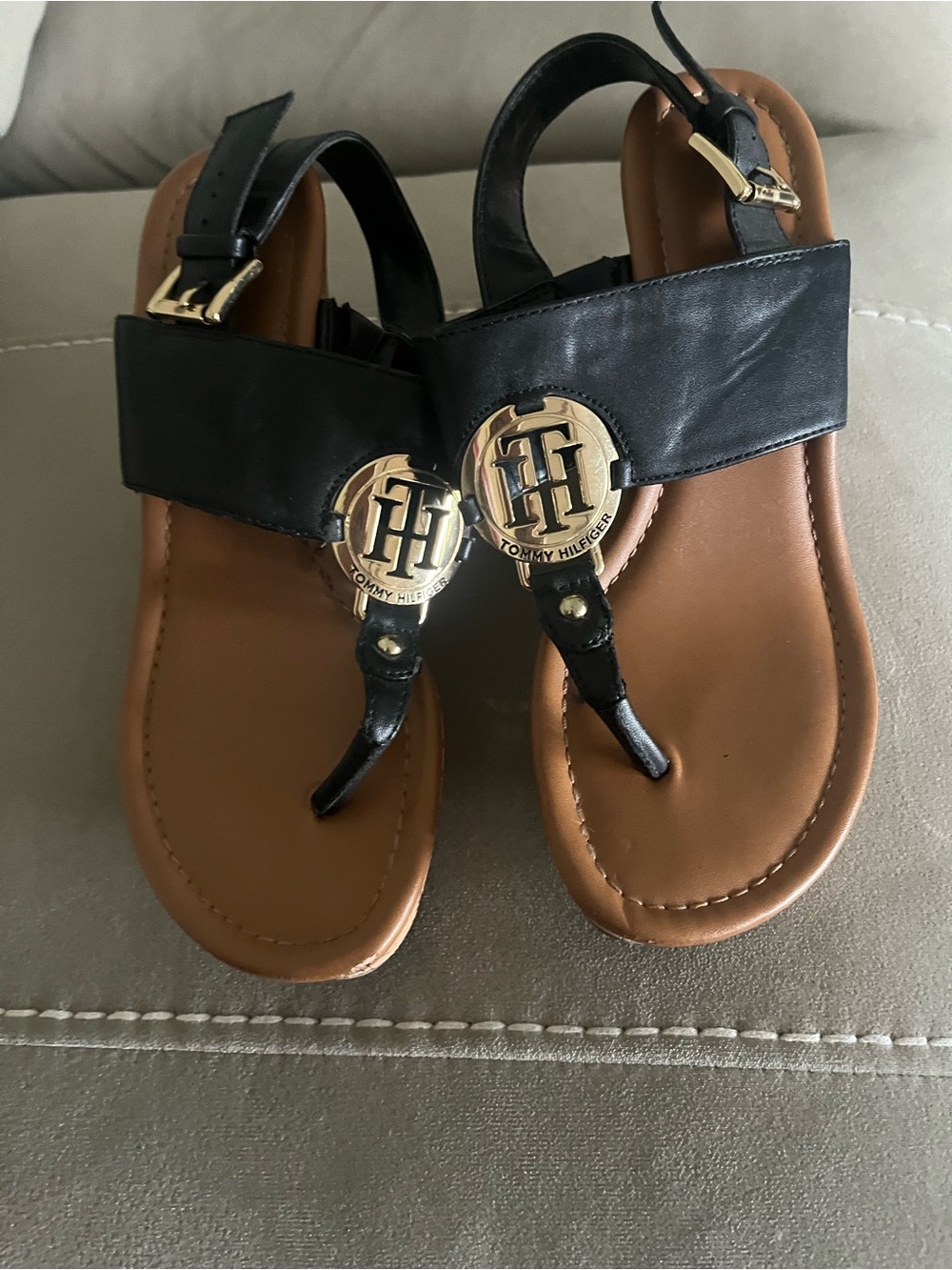 Tommy Hilfiger Black Leather Logo Thong Sandals with Gold Emblem
